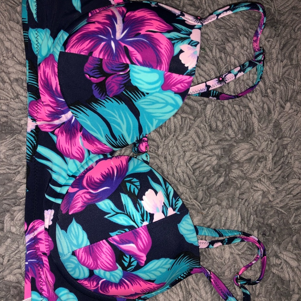 Hawaiian pattern push up bikini top